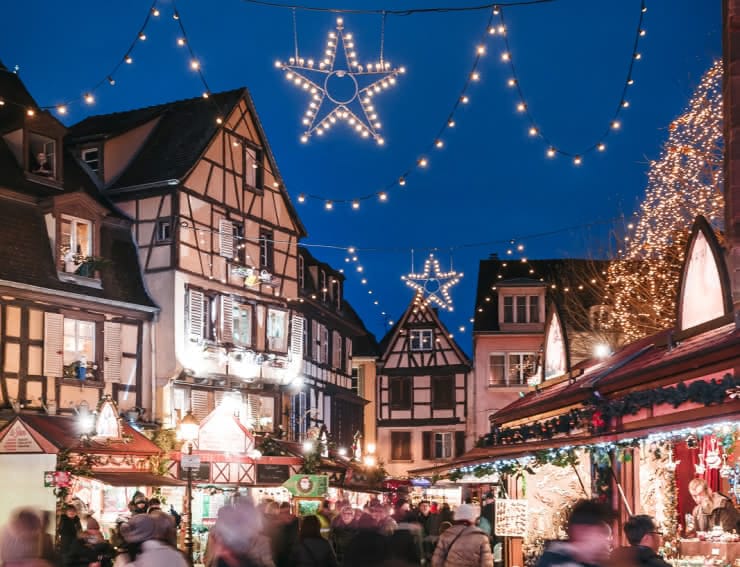 Découvrez les lieux enchanteurs à visiter en Seine-et-Marne pour Noël ! Profitez des ambiances chaleureuses et des créations artisanales !