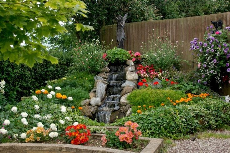 Découvrez comment une fontaine Feng Shui peut harmoniser votre espace, attirer la prospérité et améliorer votre bien-être.